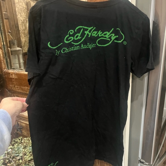 Ed Hardy Black Tee with Fierce Tiger Design - Picture 3 of 5